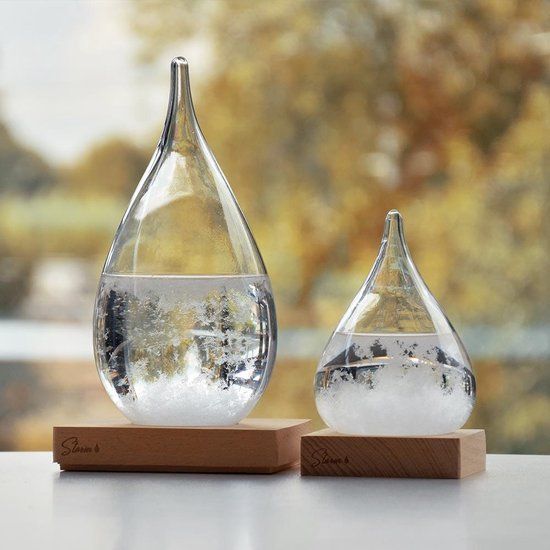 MikaMax Stormglas Large - Donderglas - Barometer - Weerglas - Incl. Houten Standaard - ø 10 x 23 cm