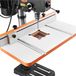 Table de perceuse, 605 x 300 mm, plateau de travail avec rail de guidage réglable et butée, nombreuses fentes en T compatibles, plateau de travail en MDF, échelle intégrée, convient à diverses pinces et étaux, pour perceuses à colonne