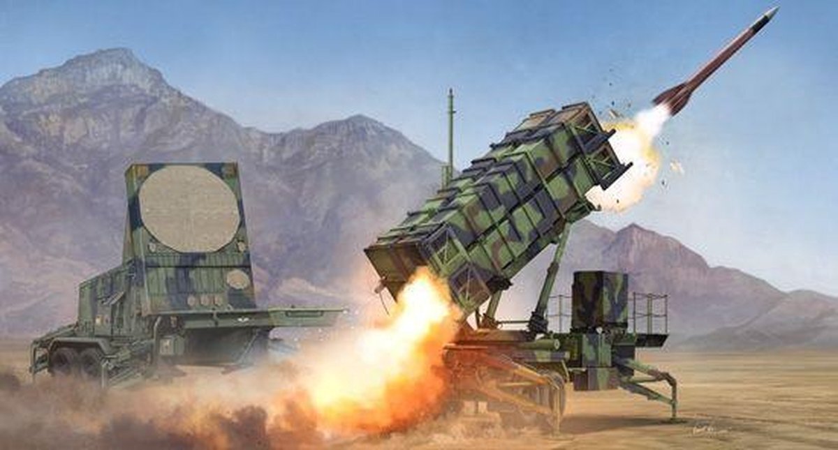 Trumpeter 01022 - modelbouwset M901 Launching Station en AN/MPQ-53 Radar Set of MIM-104 Patriot Sam System PAC-2, grijs