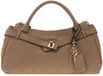 GUESS Ella Logo Girlfriend Satchel Handtas Schoudertas Beige Logo Taupe