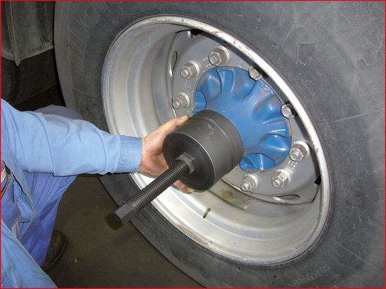 KS Tools 450.0002 Wielnaaftrekker v.lichte bedrijfswagens, Ø IG M135x2mm