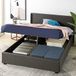 Zinus Maddon Boxbed, 160 x 200 cm, hoogte 31 cm, hydraulisch hefsysteem, hoofdeinde en bedframe van gestoffeerd hout, donkergrijs
