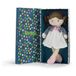 Hello Dolly Ma Copine Marie pop van zachte stof, bruin haar van fluweel, witte jurk, jeansjas in geschenkdoos