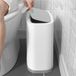 Petit bac à déchets en plastique blanc
