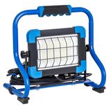 as - Schwabe Slimline Pro 46432 Mobiele led-spot 80 W, 10.400 lm, met OSRAM chip, 360° traploos draaibaar, 50.000 uur levensduur, IP65-behuizing, kabel 3 m, 2 stopcontacten, 2 USB-schijnwerpers IP44