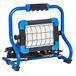 as - Schwabe Slimline Pro 46432 Mobiele led-spot 80 W, 10.400 lm, met OSRAM chip, 360° traploos draaibaar, 50.000 uur levensduur, IP65-behuizing, kabel 3 m, 2 stopcontacten, 2 USB-schijnwerpers IP44