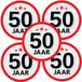 Bellatio Decorations 50 jaar leeftijd sticker - 12x - rond - Dia 15 cm - 50 jaar verjaardag - jubileum - leeftijd versiering