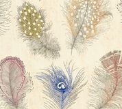 A.S. Création vliesbehang met verenmotief in crème, rood, geel, grijs, blauw – designbehang in natuurlijke look 10,05 m x 0,53 m – 791866