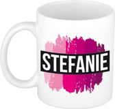 Bellatio Decorations Shoppartners Bv Stefanie naam cadeau koffie mok - beker - met roze verfstrepen - Cadeau collega - moederdag - verjaardag - juf - coach - 300 ml - wit
