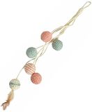 Bobby Canifrance, Bille Krabpaal voor katten van gerecycled touw, met ballen en veren, om op te hangen, roze, 52 cm