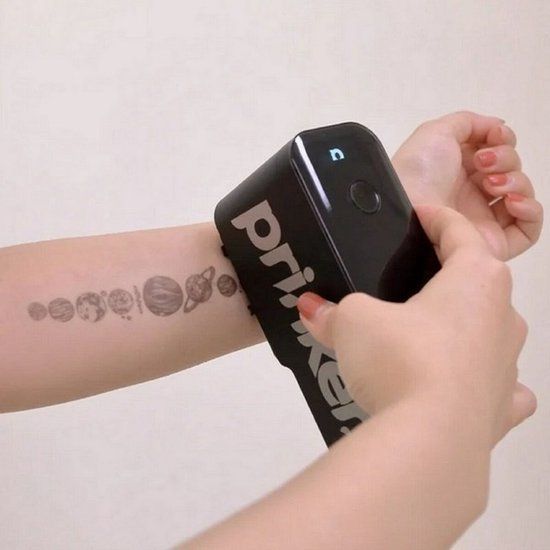 PRINKER. COLOR YOUR WAY Prinker M Tijdelijke Tatoeage Printer Zwart