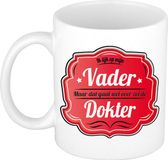 Bellatio Decorations Cadeau koffie/thee mok - rood - ik lijk op mijn vader - 300 ml - Vaderdag