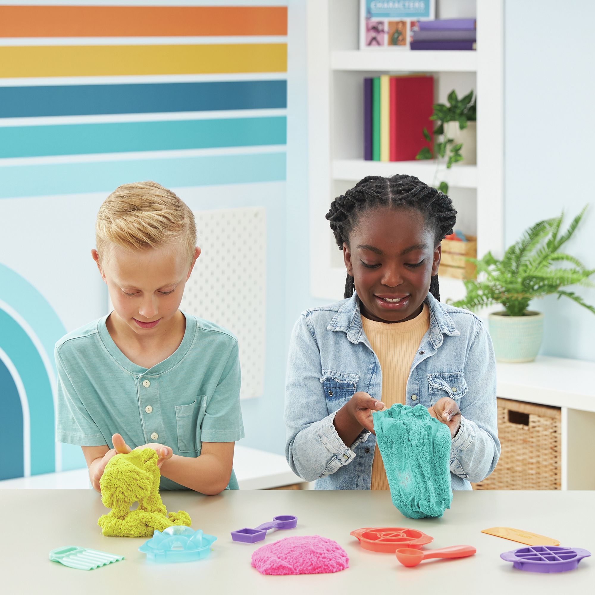 Kinetic Sand – Coffret Ultimate Sandisfying 907 G + 10 Moules – Sable Magique Coloré, Sensoriel, Dès 3 Ans