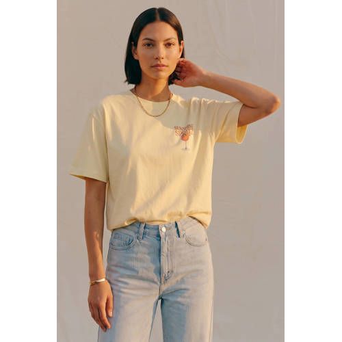VERO MODA rechtvallend T-shirt met backprint - lichtgeel