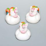 Baker Ross AG697 Badeend "Regenboog-eenhoorn" voor kinderen als kleine verrassing of als prijs bij partyspelen (4 stuks), Regenboogkleuren