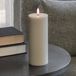 Uyuni Lighting PILLAR LED-Kerze, gris clair Hauteur 20 cm Cire