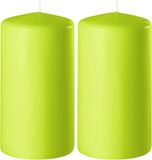Enlightening Candles Bougie cylindrique - 2x - bougie conique - vert citron - D6 x H15 cm - 58 heures de combustion
