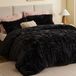 Intelligent Design Malea 2-delige Shaggy Faux Fur Dekbedset Effen Pluche Dubbelzijdig Doos Ontwerp Modern Casual Alle Seizoen Quilt Beddengoed met Bijpassende Sham, Twin/Twin XL, Zwart