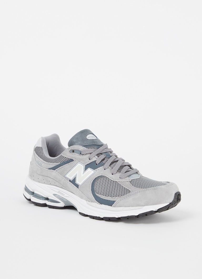 New Balance 2002R suède sneaker met mesh details