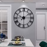 Grote moderne metalen wandklokken rustieke ronde bijna stille kleine tikkende batterij aangedreven Romeinse cijfers klok voor woonkamer/slaapkamer/keuken muur decor - (zwart, 47 cm)