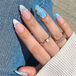 Acrylnagels d'été avec fleurs 3D et décorations, 24 pièces, taille Medium, bleu clair et brillant