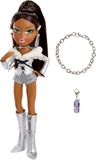 Bratz Charmz Sasha - modepop met verzamelbare bedelarmband, inclusief outfit en accessoires, geleverd in displaywaardige verpakking, personaliseer en verzamel