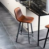 Actona Retro Barstoel Oregon PU Brandy - Stijlvol en Comfortabel