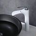 Merkloos Watervalkraan Badkamer Hoge wastafelkraan voor badkamer Messing Wit (chroom handvat)