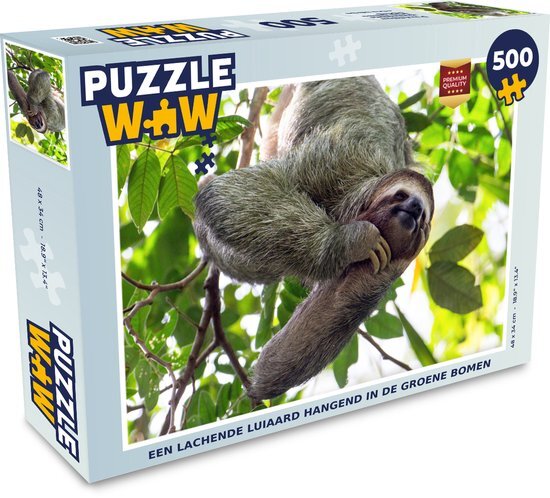 MuchoWow Puzzel Een lachende luiaard hangend in de groene bomen - Legpuzzel - Puzzel 500 stukjes