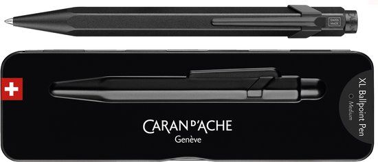 Caran d'Ache 849 XL Black Code balpen met drukknop, zwart