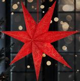 BRUBAKER 60 cm Kerstster voor Binnen - LED Adventsster Ophangen - Lichtster om op te Hangen voor Raamdecoratie en Kerstdecoratie - Verlichtbaar met Kerstbatterij - 3D Papieren Sterdecoratie - Rood