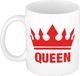 Bellatio Decorations Cadeau Queen 1x Cadeau Queen mok/beker - wit met rode bedrukking - 300 ml keramiek