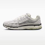 Nike P-6000 - Unisex - Platinum Tint Metallic Silver - Maat EU 39
