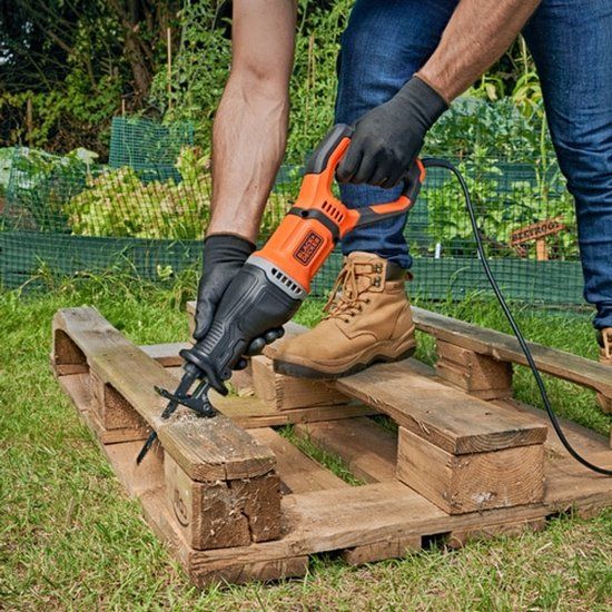 BLACK+DECKER BES301-QS Reciprozaag - 750W - 20mm - met takkenhouder