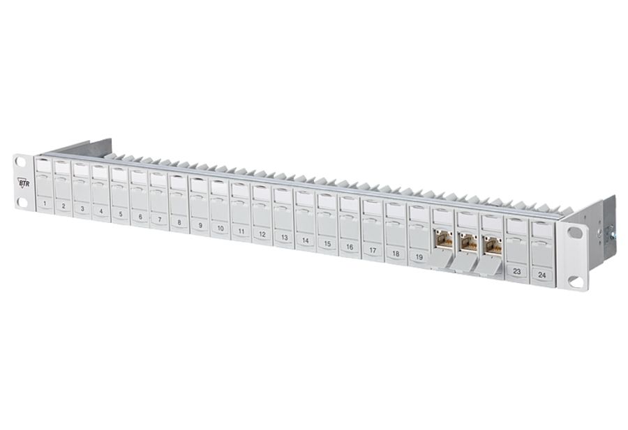 130B11P0-E Patch panel - RJ-45 - Grijs