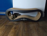 Mruu&Pruu GROOT KATTENKRAASBED Krabpaal Krabkarton Kattenmand Krabplank Krabpaal Karton Krabmand Kattenbed 78x28x24 cm zwart