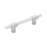 Amerock Urbanite Kabinettrek Gepolijst chroom/wit 3-3/4 inch (96 mm) Midden naar Midden Lade Pull Kast Hardware