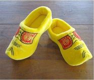 Merkloos / Sans marque Elcee-Haly Clogs Gele klomp Sloffen Unisex - Geel - Maat 42/43