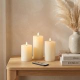 OMNIEXA Set de bougies LED (3 pièces) - Vraie cire - Design lisse avec dessus fondu - Crème - Avec télécommande et minuterie - Flamme 3D
