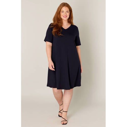 Base Level Curvy Abernathy Jurk - Dark Blue