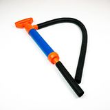 D&W The Motion Corporation DuW handlpomp van kunststof met zeef 35 cm lengte, slang 800 mm