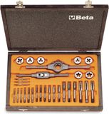 Beta Assortiment van verchroomde tappen en snijplaten, metrische draad, met toebehoren in houten kist 446/C30