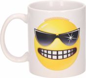 Bellatio Decorations Koffie mok - smile emoticon zonnebril - 300 ml - keramiek - beker