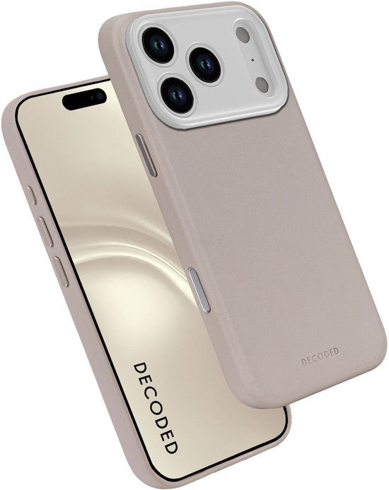 DECODED Leren Hoesje voor iPhone 17 Pro Max - Premium ECCO Leer - Geschikt voor MagSafe - 1,2 Meter Valbescherming - Camerabescherming - Krasbestendig - Metalen Knoppen - Beige