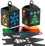 Baker Ross FC143 Lantaarn met een kerst thema knutsel sets voor kinderen - 4 stuks, knutselwerk voor kinderen, gebrandschilderd glassets voor kinderen, Kerst activiteiten voor kinderen