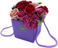 AWGifts Zeepbloemboeket - Paarse bloementuin 16x14x14cm - Zeepbloemen Geschenk Set