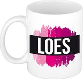 Bellatio Decorations Loes naam cadeau koffie mok - beker - met roze verfstrepen - Cadeau collega - moederdag - verjaardag - juf - coach - 300 ml - wit