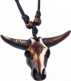 LGT JWLS Lookinggoodtoday Tribal Buffalo schedel kettinghanger met Touwketting