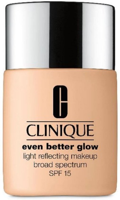 Clinique Even Better Glow Foundation - SPF 15 - WN 122 Clove - 30 ml