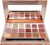 W7 Socialite Pressed Pigments Oogschaduw Palette - 18 Kleuren